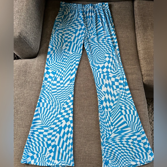 Flared bottom pants - Picture 2 of 2